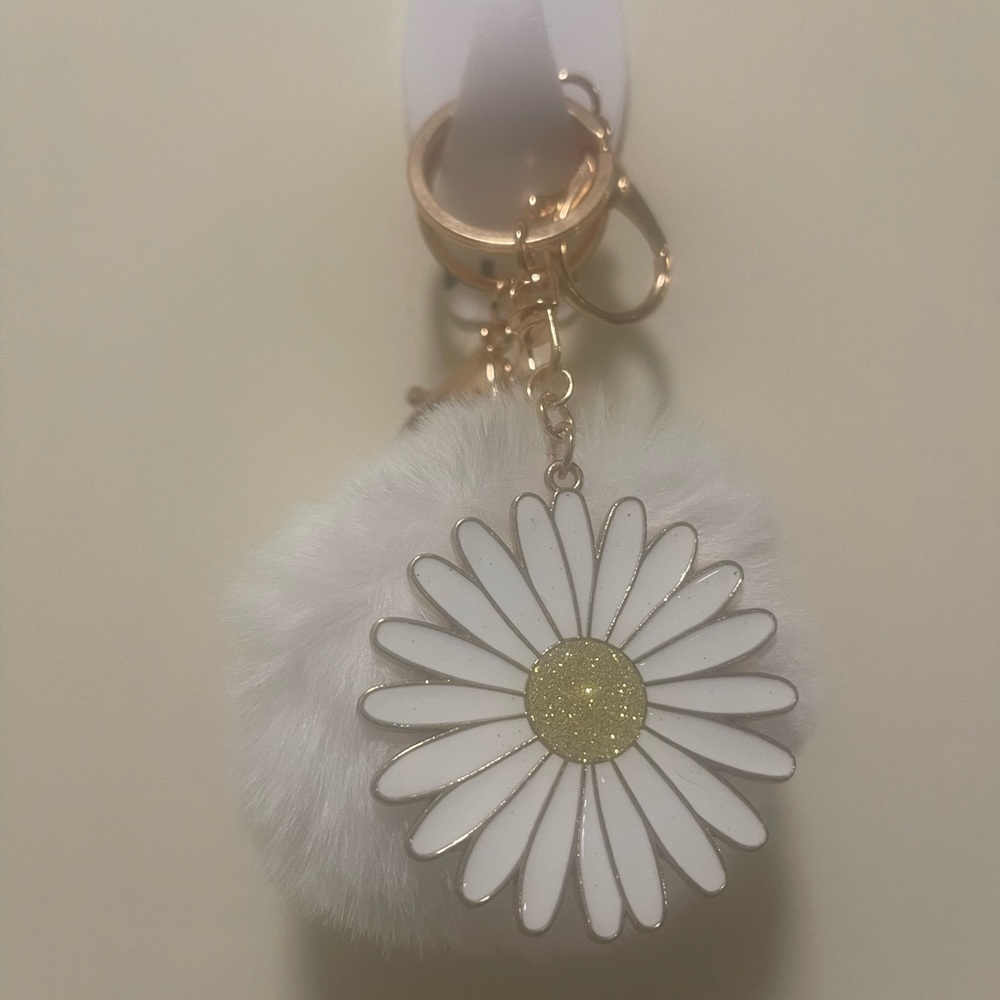 Gold Daisy Pom-Pom Keychain/bag charm- White